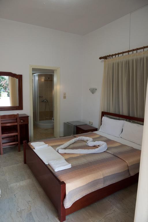 Hotel Glaros Амудия Стая снимка